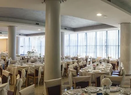 Отель Le Ginestre 3*