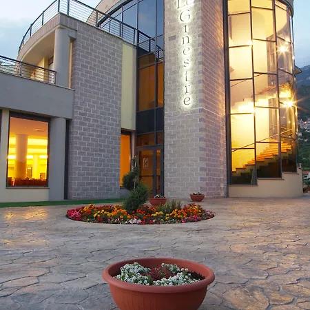 Le Ginestre 로카카살레