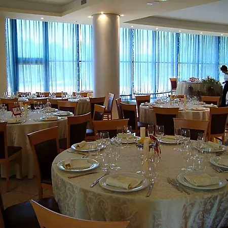 Отель Le Ginestre 3*