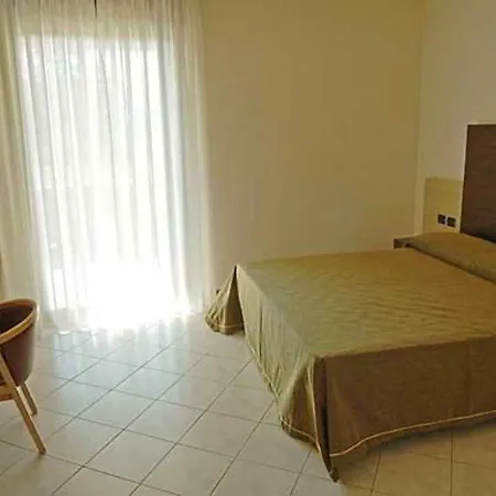 Le Ginestre 3* Роккаказале