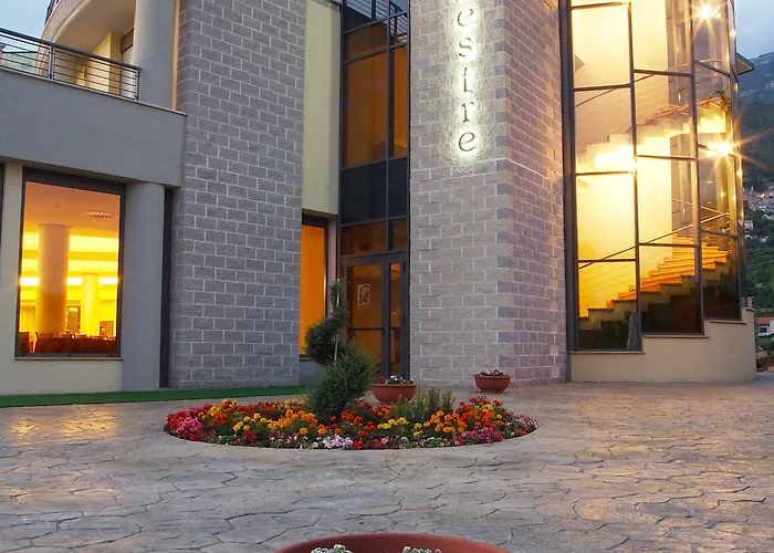 Le Ginestre Роккаказале